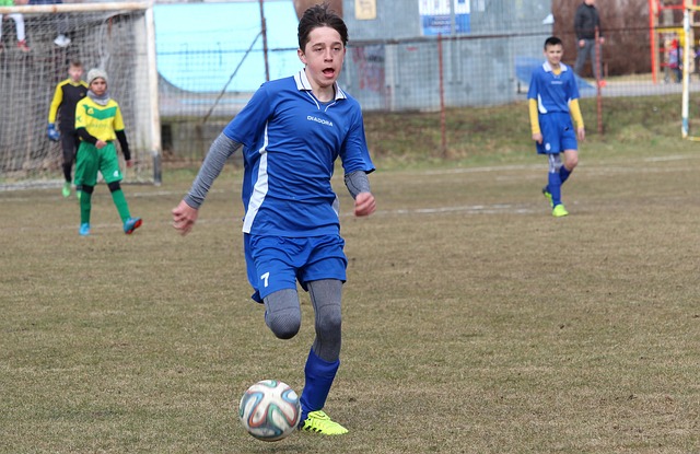 何共同面对 何共同面对